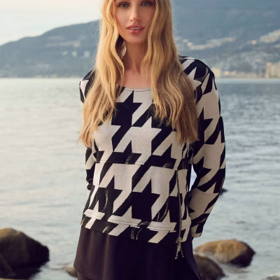 Frank Lyman - 253281 - Knit Top - Last One Size 12 - 30% Off